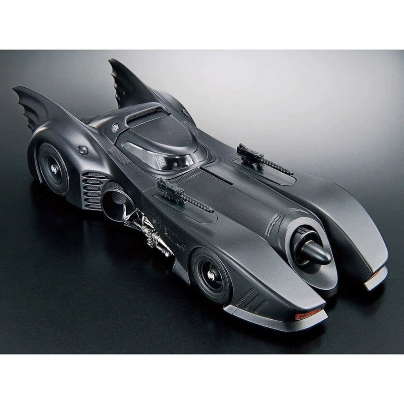 DC COMICS - Batman 1/35 Batmobile (Batman Begins) - Model Kit