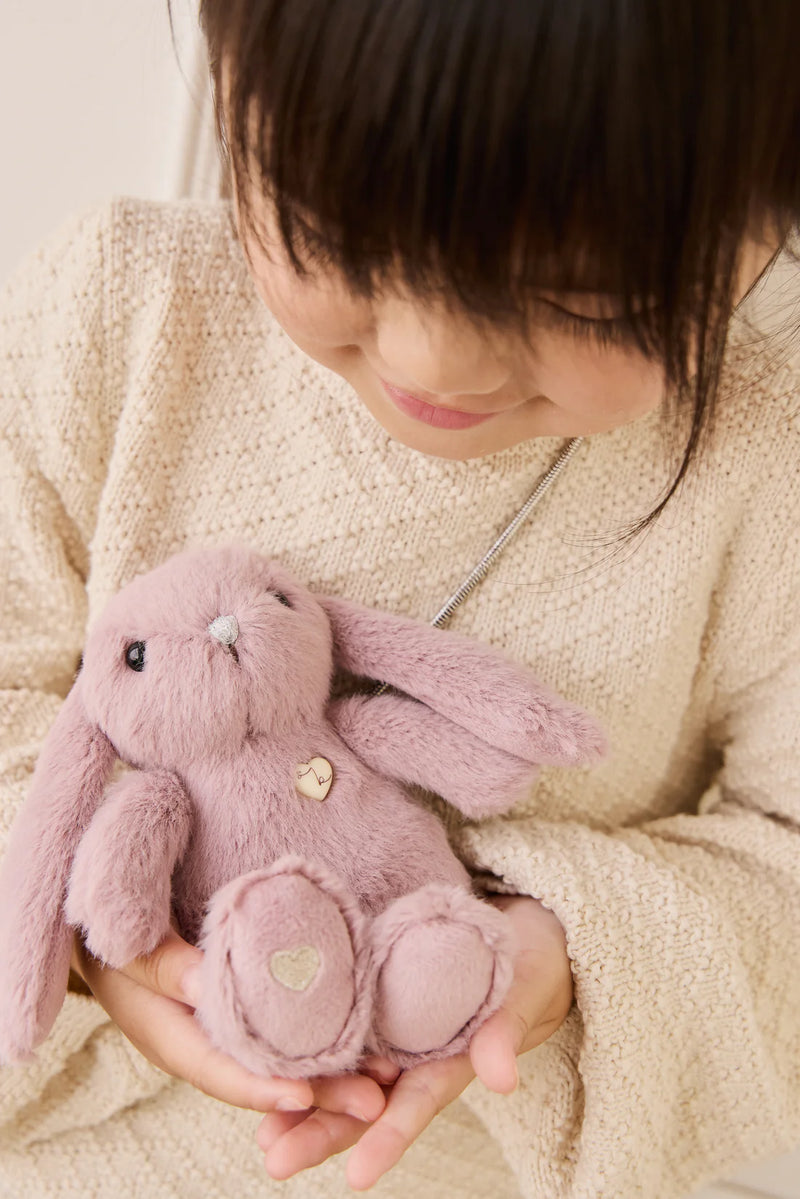 JAMIE KAY SNUGGLE BUNNIES - PENELOPE THE BUNNY KEY CHARM - PERIWINKLE