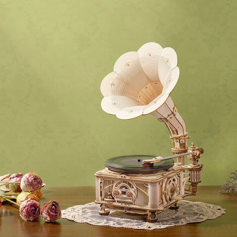 Robotime ROKR DIY Crank Classic Gramophone LKB01 (Hand Rotating)