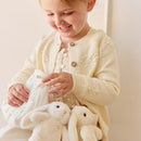 JAMIE KAY SNUGGLE BUNNIES - PENELOPE KEY CHARM - SUNSHINE 15CM